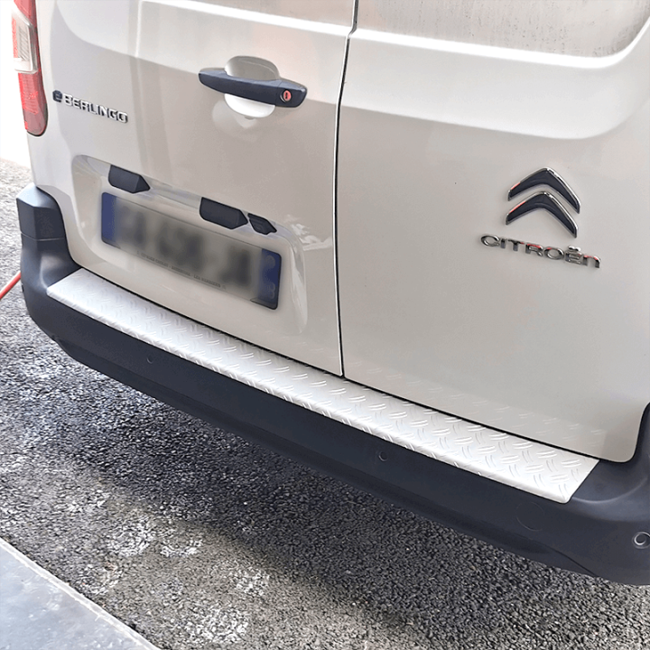 Seuil de coffre aluminium pour Renault Trafic 2024+ - vue sur véhicule - exemple sur un autre véhicule