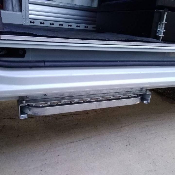 Marchepied latéral rétractable - Ford Transit - fermé