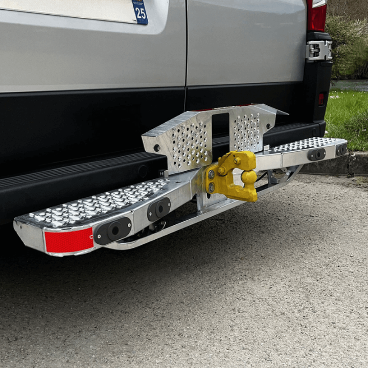 Marchepied en position relevée et verrouillée Ford Custom 2023+