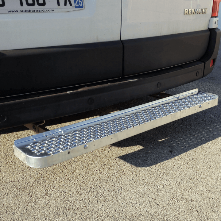 Marchepied arrière pour Volkswagen T7 2025+ sans attelage.