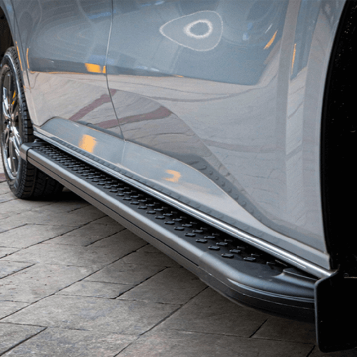 Marchepied latéral fixe sur vehicule, revêtement aluminium noir pour Opel Vivaro 2019+.