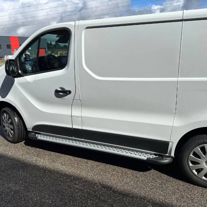 Marchepied latéral fixe, revêtement aluminium pour Renault Trafic 2024+
