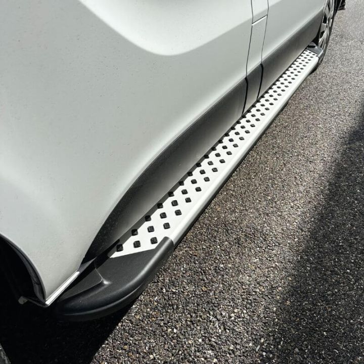 Marchepied latéral fixe, revêtement aluminium pour MAN TGE 2017+