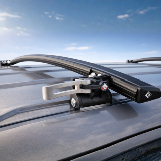 Barres de toit rabattables pour Fiat Scudo 2022+ position basse. Photo générique.