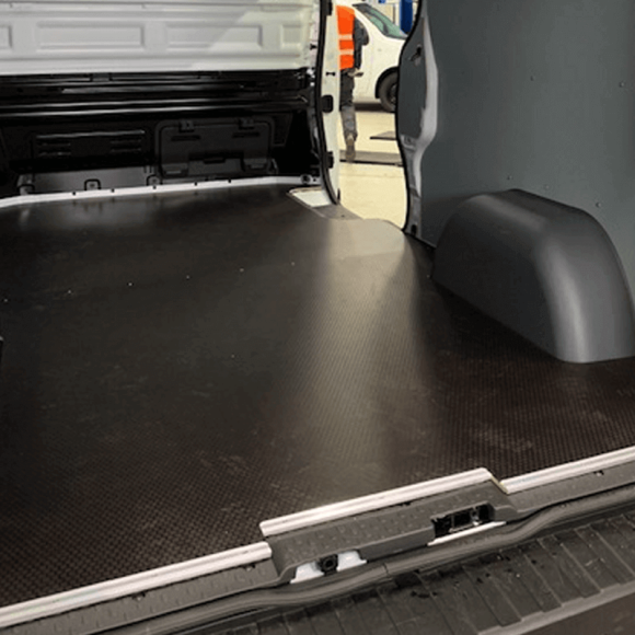 Plancher bois antidérapant Renault Trafic 2014-2024 avec barres de seuil