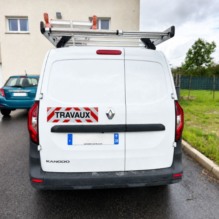 Bandeau TRAVAUX Magnétique - Classe B - sur vehicule