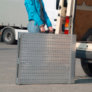Rampe de chargement repliable grande largeur Rampe de chargement repliable grande largeur