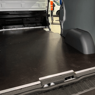 Plancher bois antidérapant Opel Vivaro (2014-2019) Double Cabine avec barres de seuil Plancher bois antidérapant Opel Vivaro (2014-2019) Double Cabine avec barres de seuil