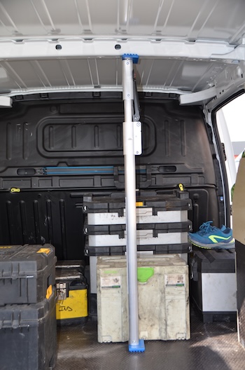 Barre d'arrimage télescopique à patin. Fixation sur renfort en partie haute