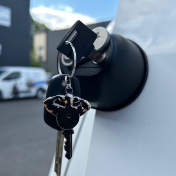 Mul-T-Lock MVP3000 — verrouillage automatique par claquement de porte, déverrouillage à la clé. La référence pour les flottes multi-conducteurs.