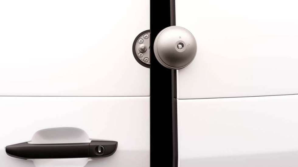 Comment installer une serrure antivol sur un utilitaire : guide complet